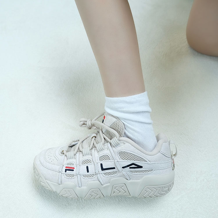 FILA斐乐小麦色面包鞋篮球鞋