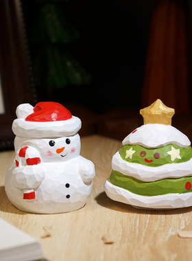 冬日雪松树雪人娃娃手工木雕小摆件卡通可爱节日氛围感布置装饰品