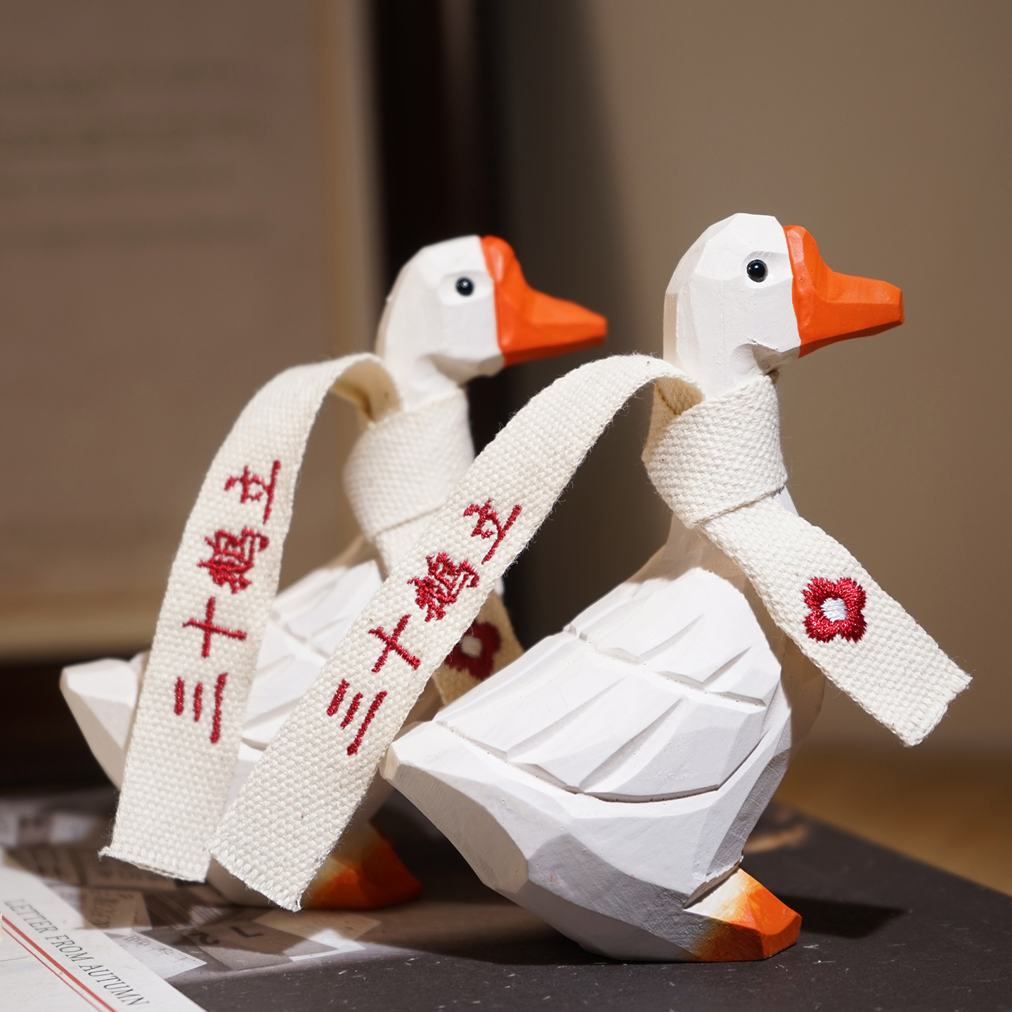 “三十鹅立”好运大白鹅手工木雕