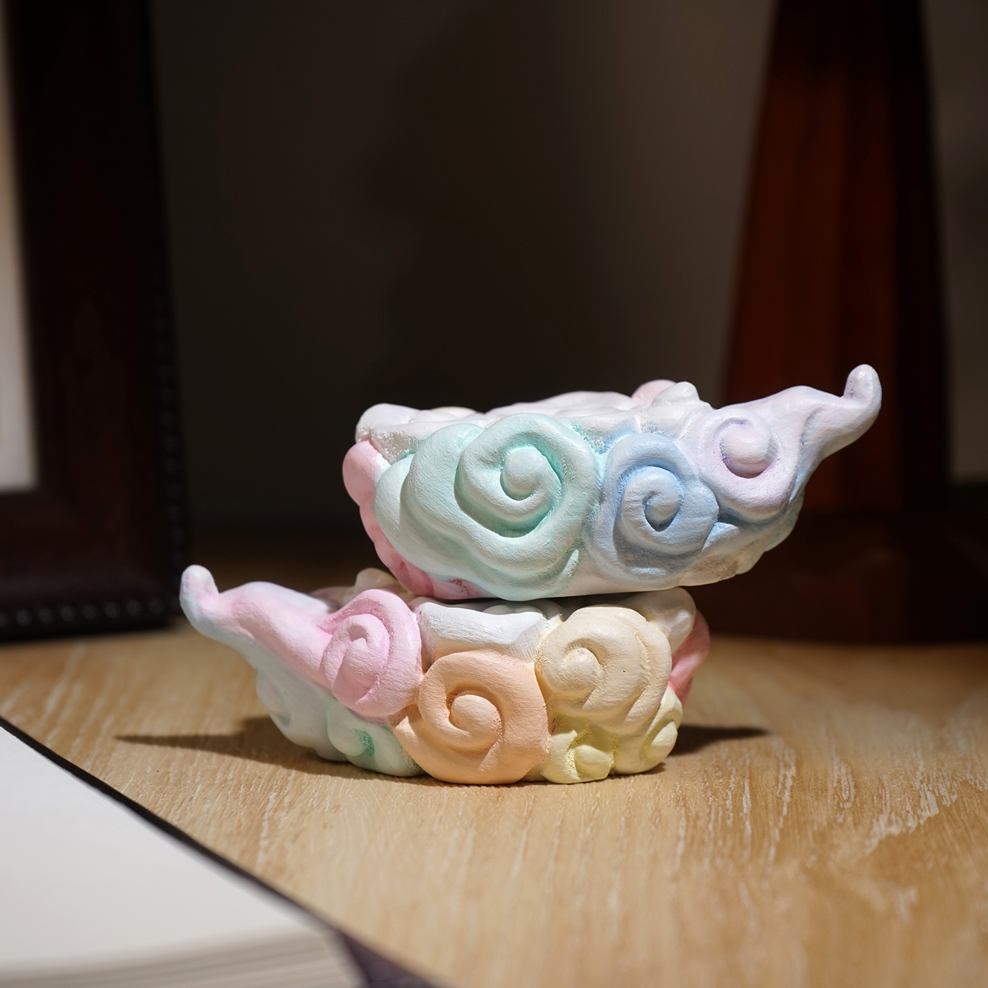 “七彩祥云”木雕底座桌面装饰品实木小摆件创意场景搭配布置装扮