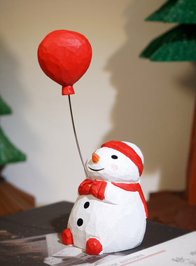 雪人举红气球手工木雕小摆件