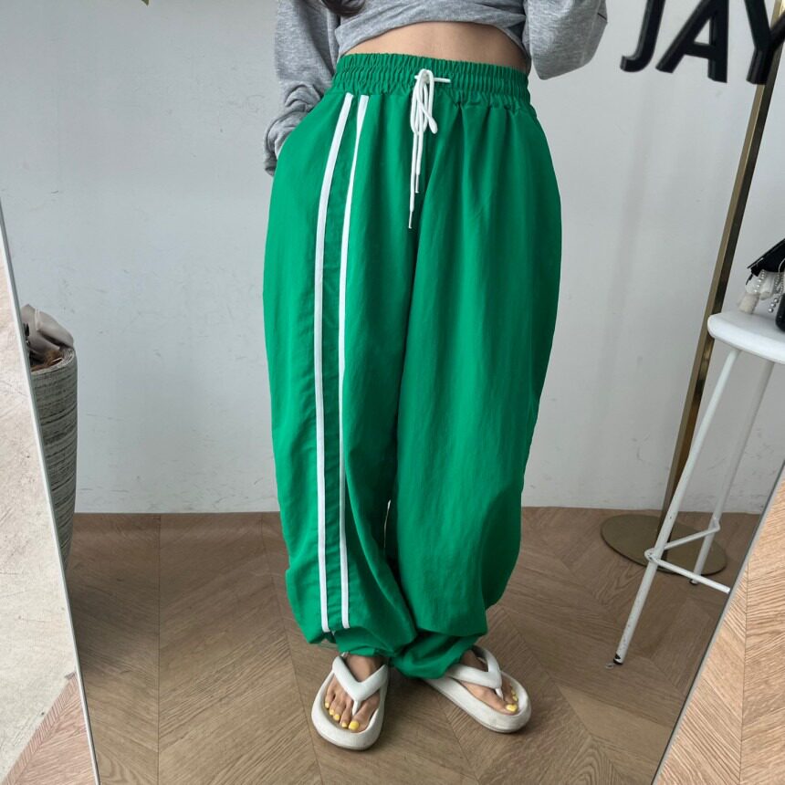 韩国东大门2024新款松紧腰运动风条纹宽松抽绳显瘦束脚休闲裤女