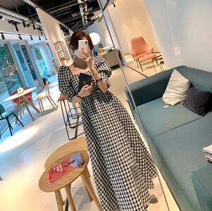 韩国东大门2025新款气质复古优雅方领收腰泡泡袖短袖格子连衣裙女