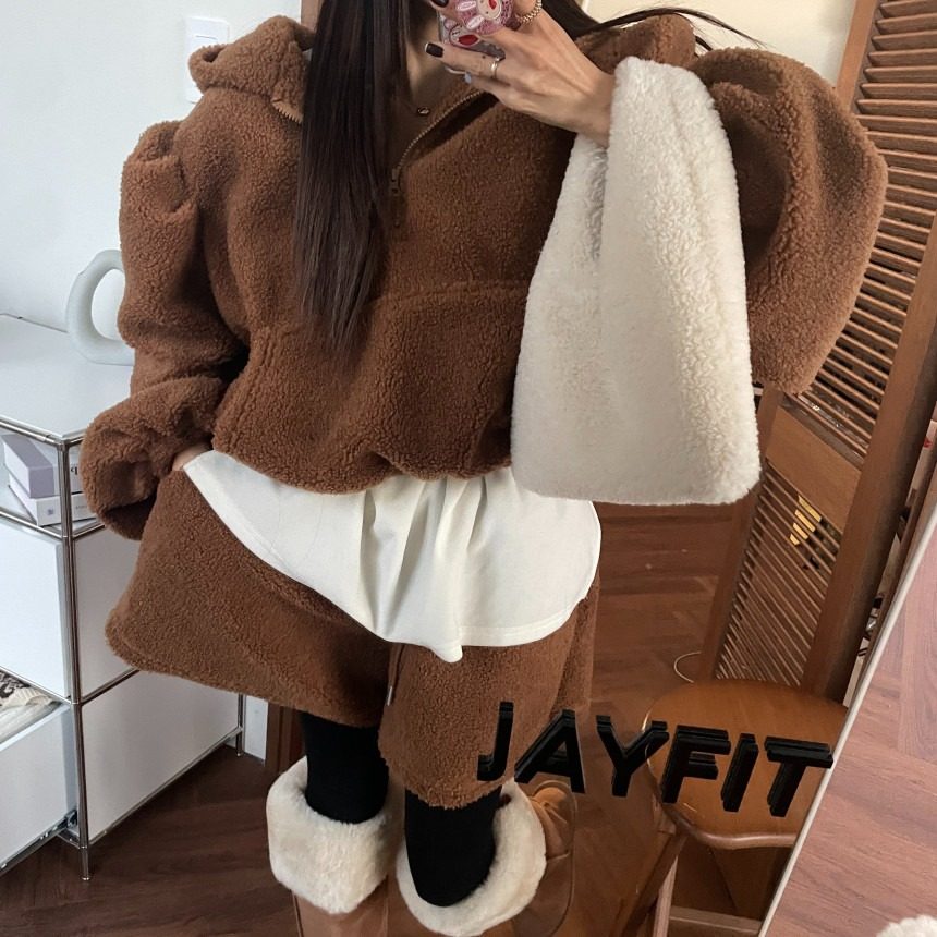 韩国东大门宽松连帽泡泡袖半拉链羊羔毛卫衣女+毛绒短裤休闲套装