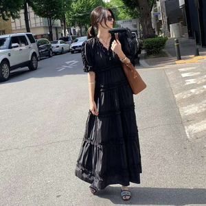 韩国东大门2025新款高级感复古V领休闲风收腰泡泡短袖套头连衣裙