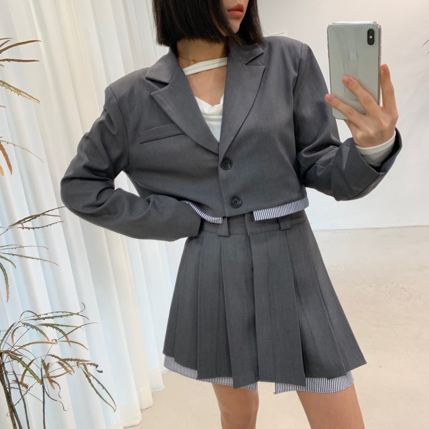 韩国东大门设计感短款撞色小西装外套女+高腰百褶a字半身裙裤套装