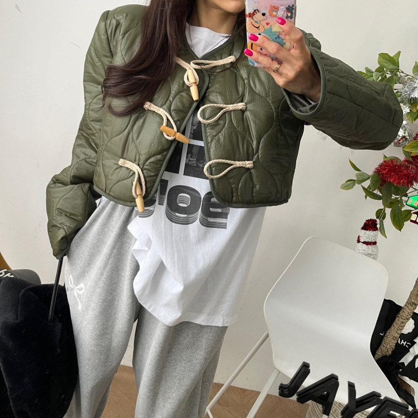 韩国菱格压纹保暖牛角扣羽绒棉服