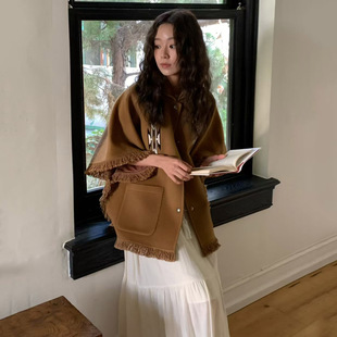 韩国东大门时尚设计感斗篷披肩宽松流苏拼接呢子外套女保暖大衣