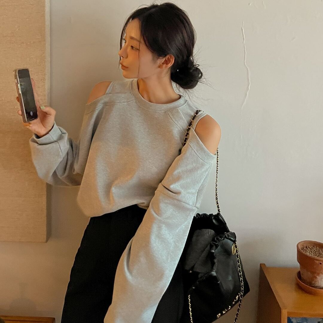 韩国圆领露肩宽松套头卫衣女