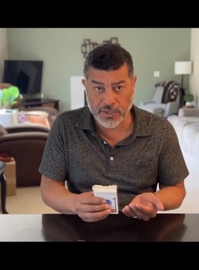 魔术教学2024上升纸牌Tricky Sticky Rising Card by Rudy 超值版