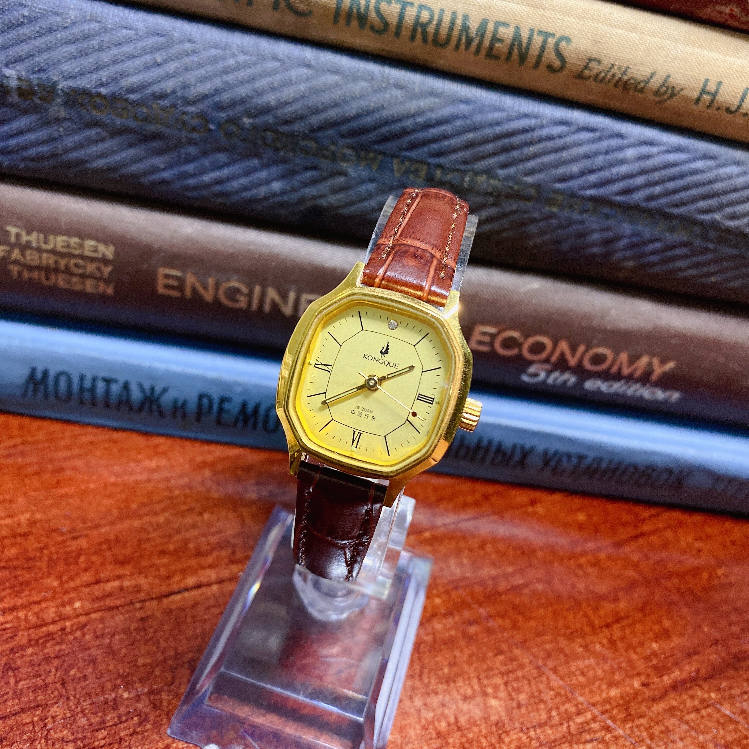 丹东手表厂80年代国货库存孔雀牌手动机械真皮复古简约方形小金表