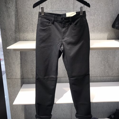 Calvin Klein 40VM614 男士黑色梭织长裤 斯里兰卡产Slim Fit版型
