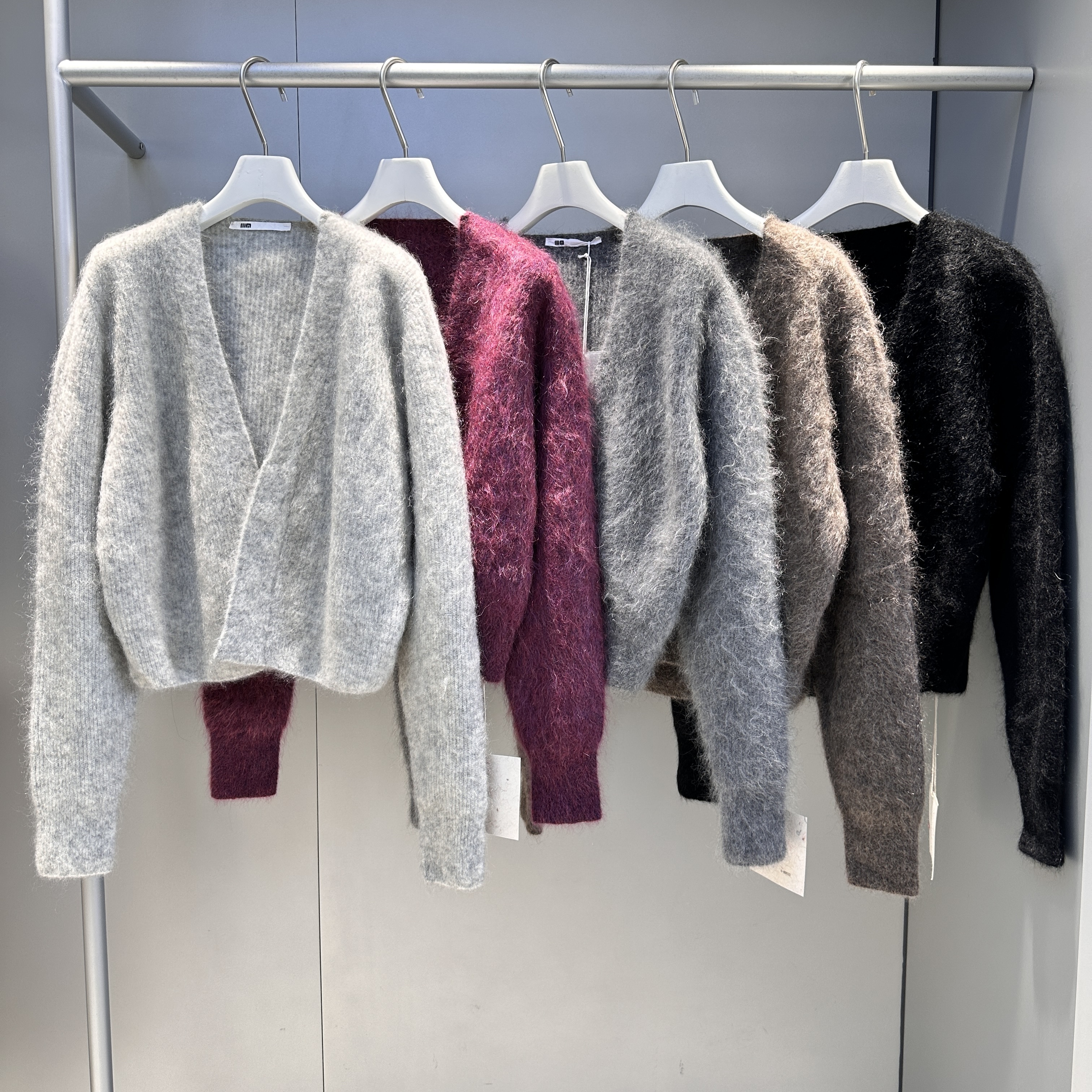 MACQNF正品2025秋冬新款时尚百搭休闲显瘦V领马海绒针织衫MQ89033