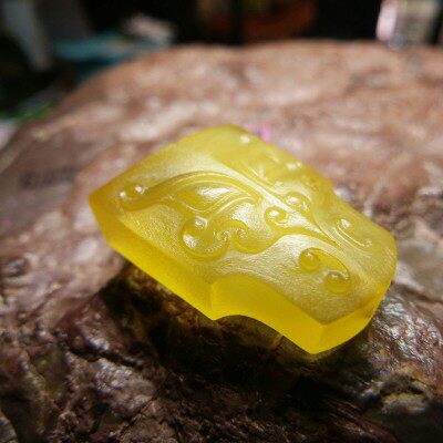 精品纯天然蜜蜡配饰龙守护背云苏工精雕正品现货假一赔十欢迎打假