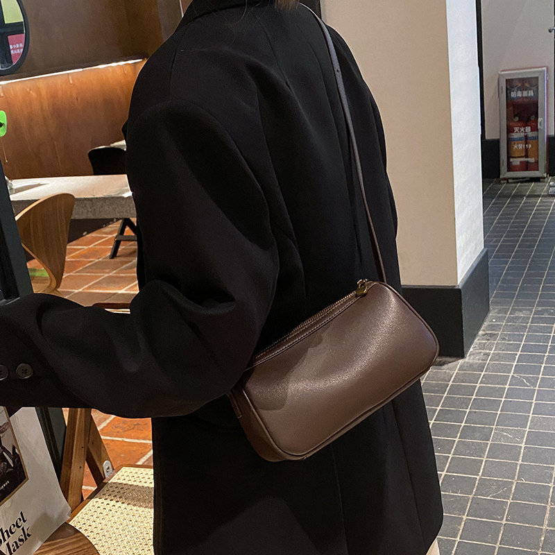 牛皮单肩小包包2024春夏新款斜挎包简约大气女士包袋时尚真皮女包