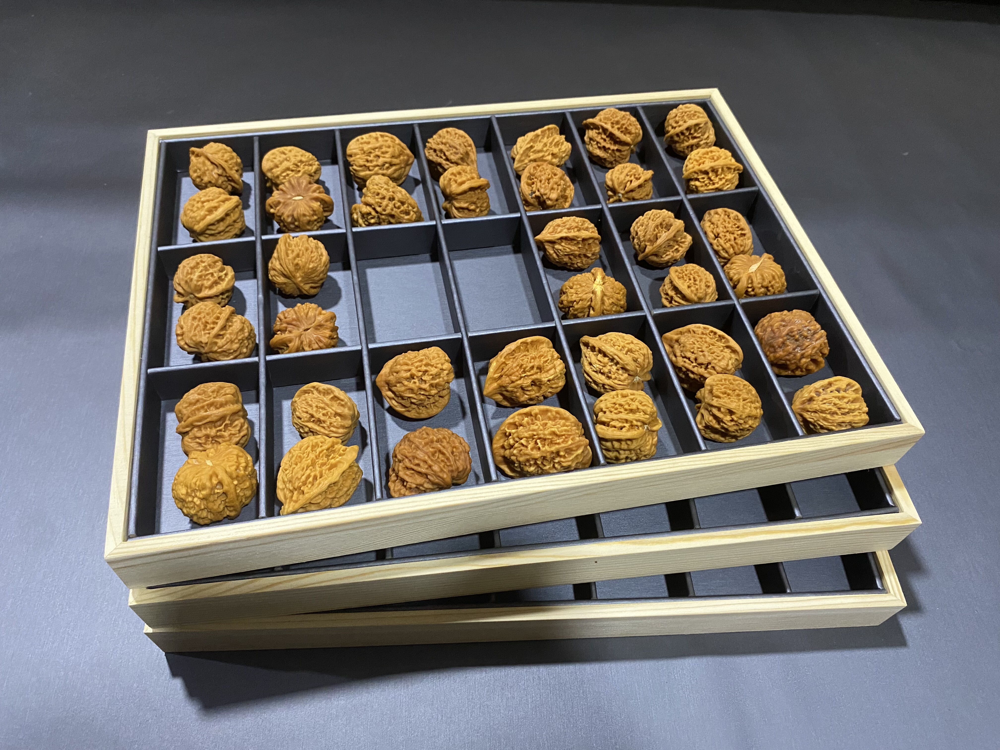拉丝皮文玩核桃收纳盒狮子头手串盒核桃储存盒装文玩核桃的盒子