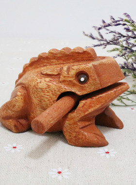 泰国青蛙木雕摆件手工雕刻蛤蟆木鱼创意发声玩具实木蟾蜍工艺品