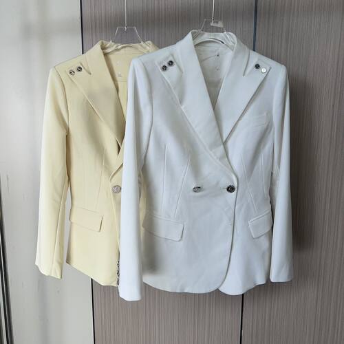4387品牌剪标2026秋季新款设计款一粒扣白色西装外套女修身西服