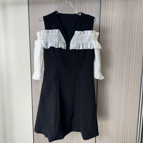 4359品牌剪标女装新款拼接法式气质小黑裙V领显瘦通勤收腰连衣裙