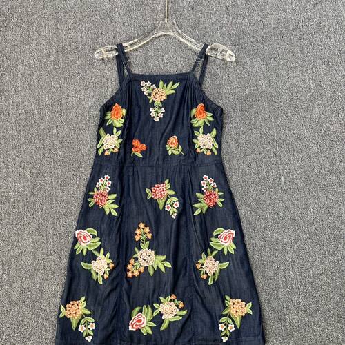 2054品牌撤柜SD夏季新款重工刺绣花朵图案吊带裙牛仔连衣裙女潮