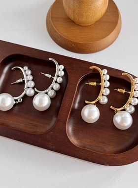 娜扎同款法式气质多颗珍珠吊坠优雅简约时髦高级感半月形耳环耳饰