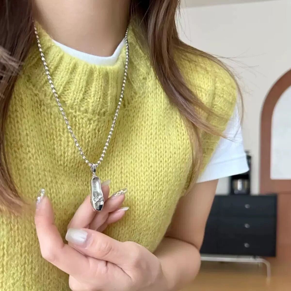 秋冬新款独特创意芭蕾舞鞋吊坠项链小众设计银色豆豆链长款毛衣链