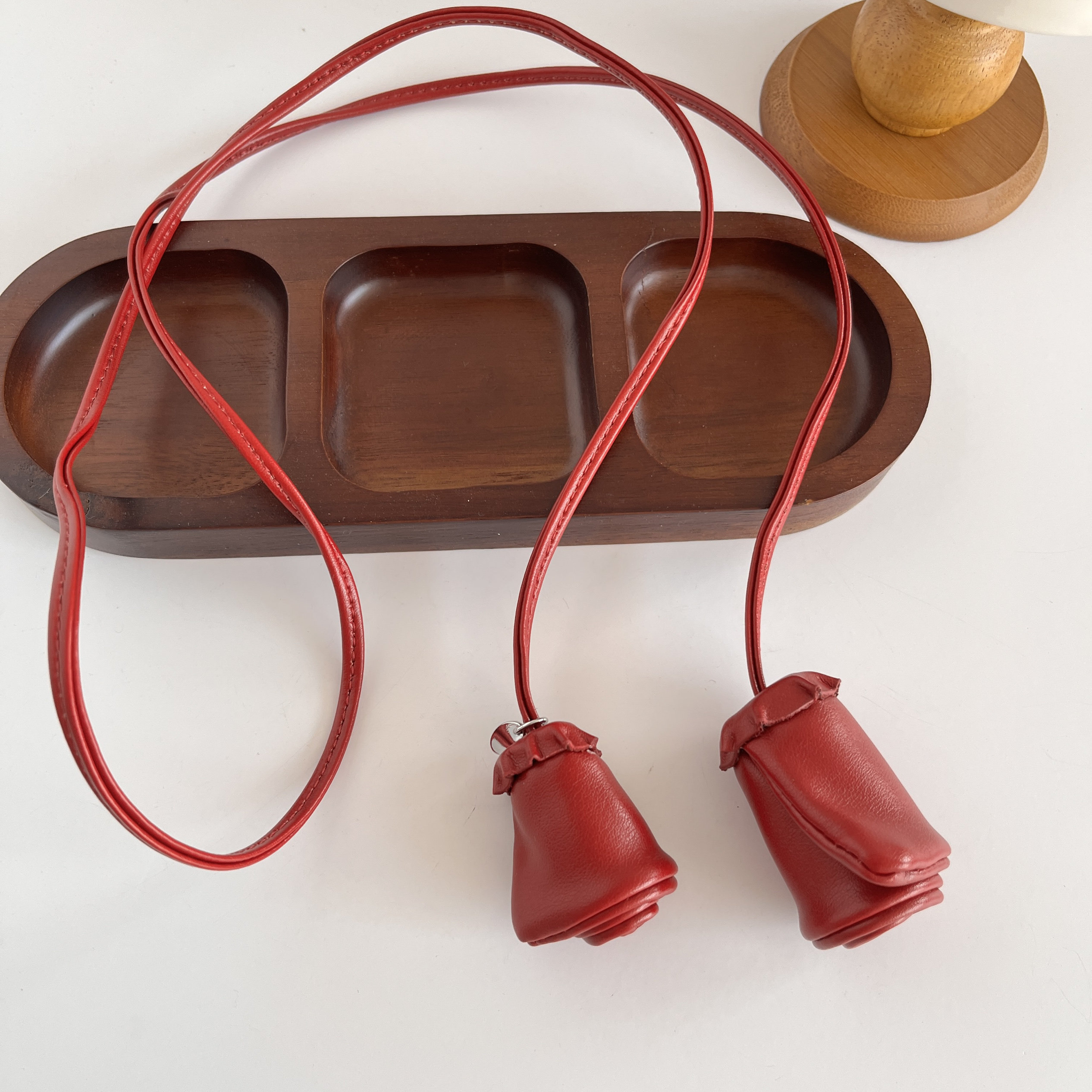 2025新款复古玫瑰花吊坠项链女款手工皮质choker长颈链情人节礼物