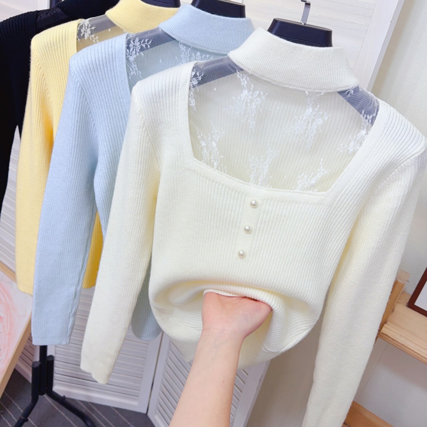 蕾丝网纱半高领针织打底衫女装秋冬新款透视修身显瘦内搭毛衣上衣