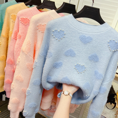 爱心钉珠圆领宽松水貂绒毛衣