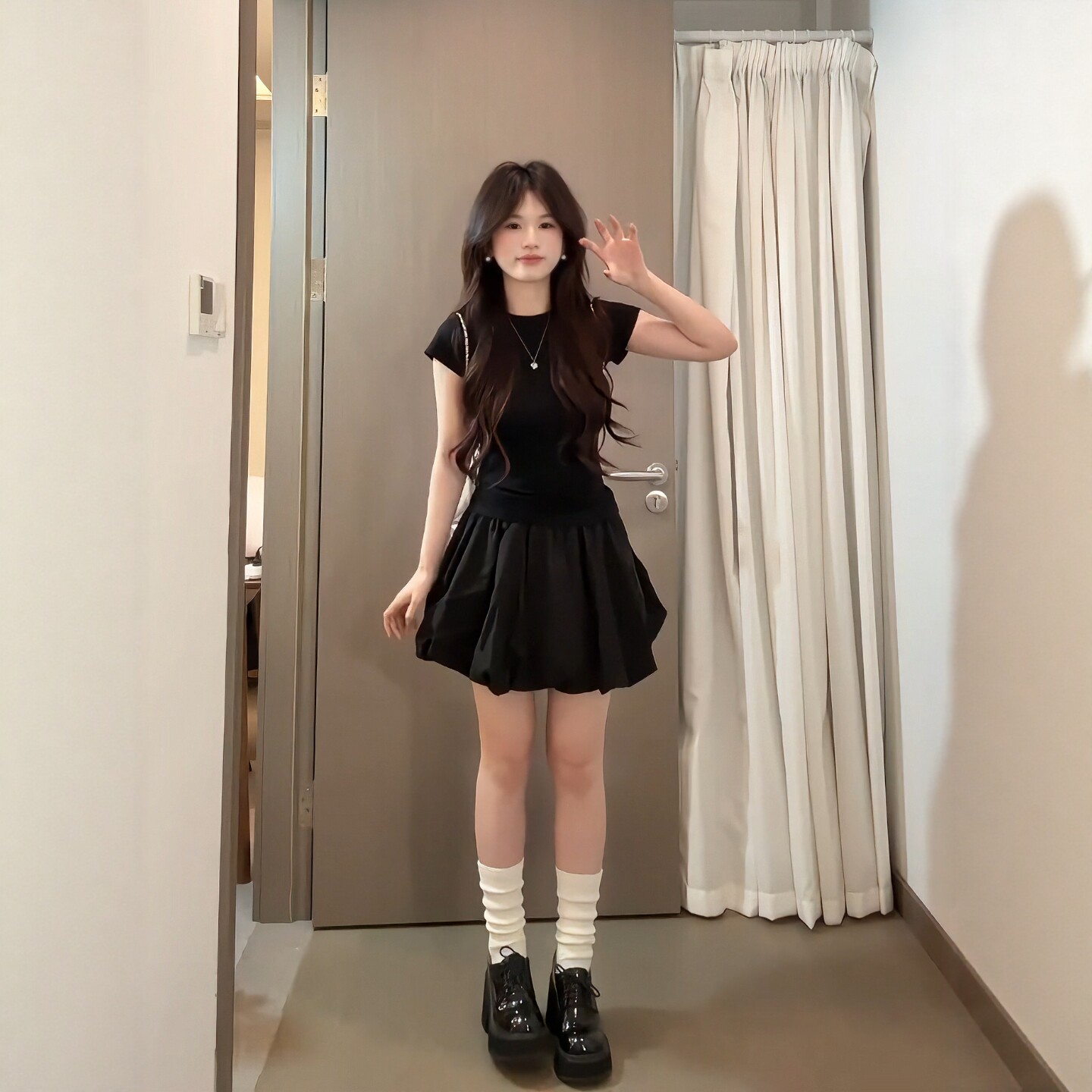 韩系少女休闲运动服套装女夏季修身正肩短袖花苞裙气质显瘦两件套