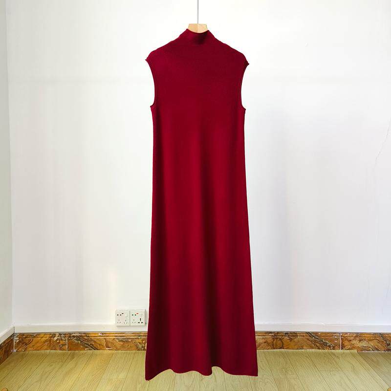 细羊毛半高领红色无袖背心裙