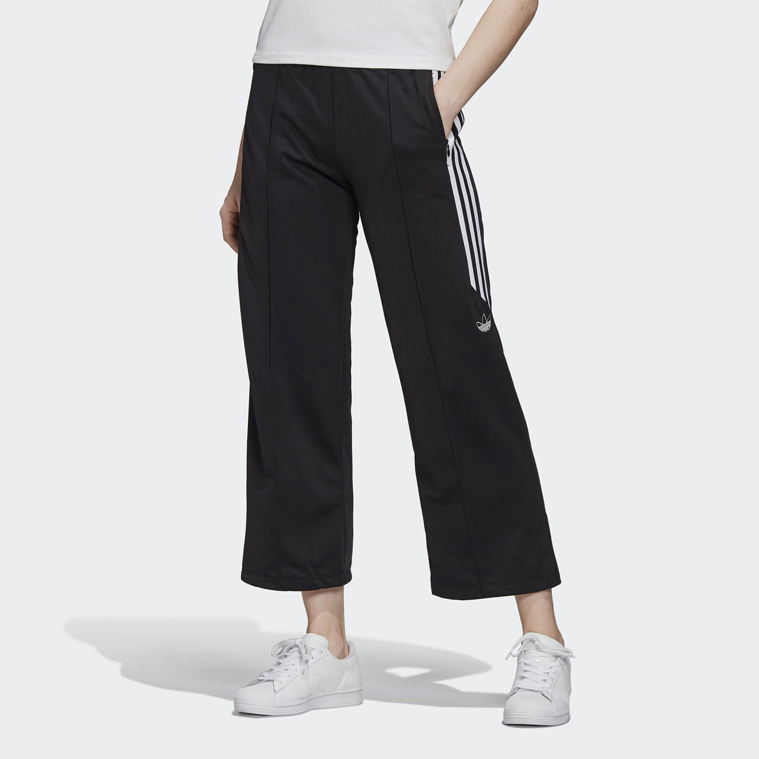 Adidas/阿迪达斯正品三叶草冬季女子松紧腰印花宽松运动裤 FM1910