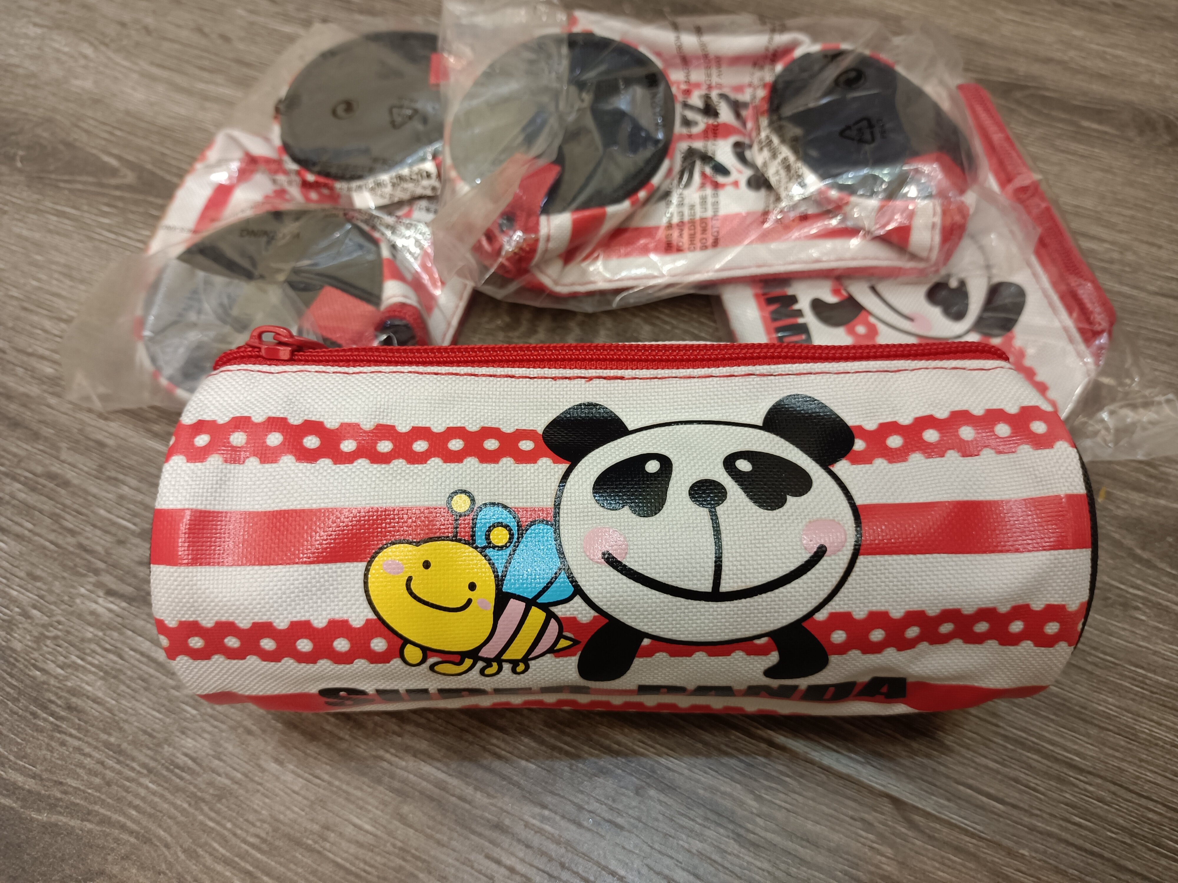 订单库存panda可自行搭配长绳肩带的小挎包笔袋手机包拉链收纳袋
