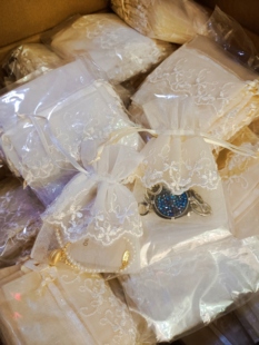 订单库存捡漏好品质小号简约蕾丝花边包装收纳袋饰品香薰抽绳纱袋