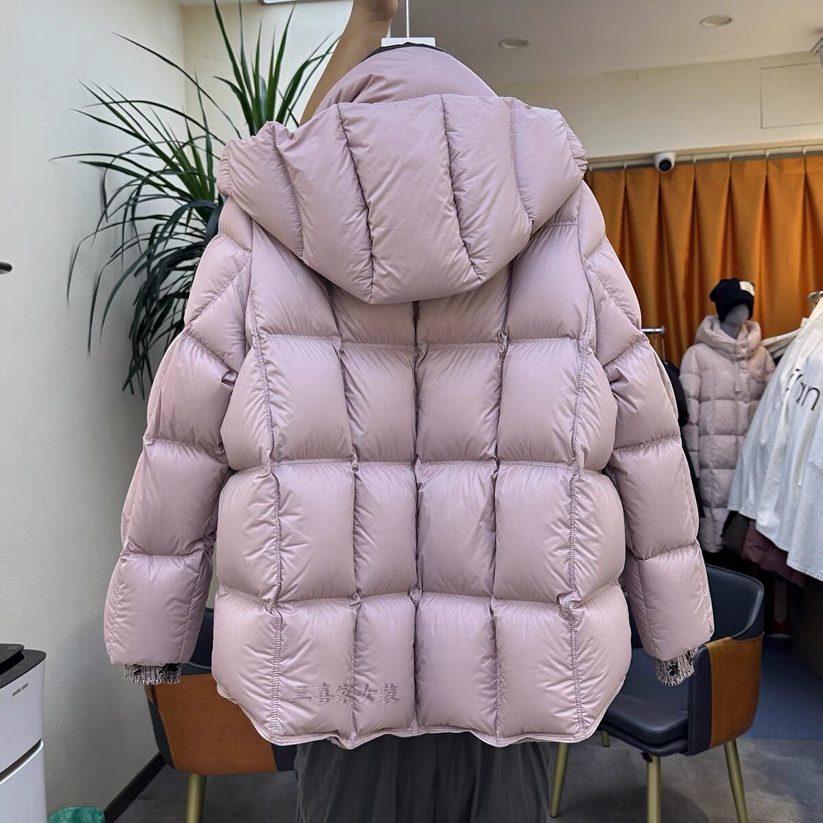 8.10全身绒高版本90大白鹅绒加厚豆腐块显瘦羽绒服