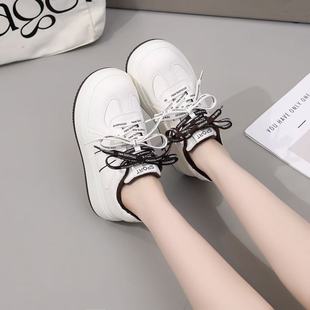 胖宽脚大码女鞋41-43码皮面圆头绒里板鞋42 40码休闲鞋加肥加大