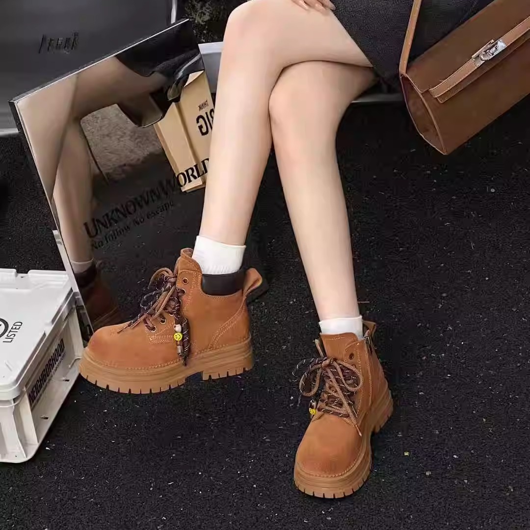 大码女鞋40-43码马丁靴女大黄靴