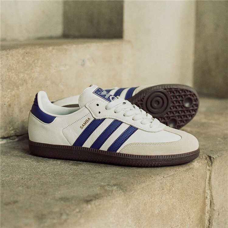 男女经典9月运动鞋ADIDAS