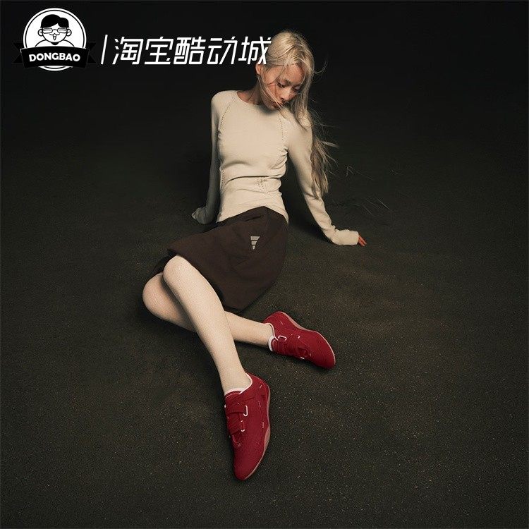 阿迪达斯女子运动长袖T恤