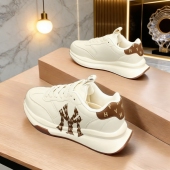 学生轻便休闲板鞋 男女厚底软底小白鞋 情侣老花老爹运动鞋 2026新款