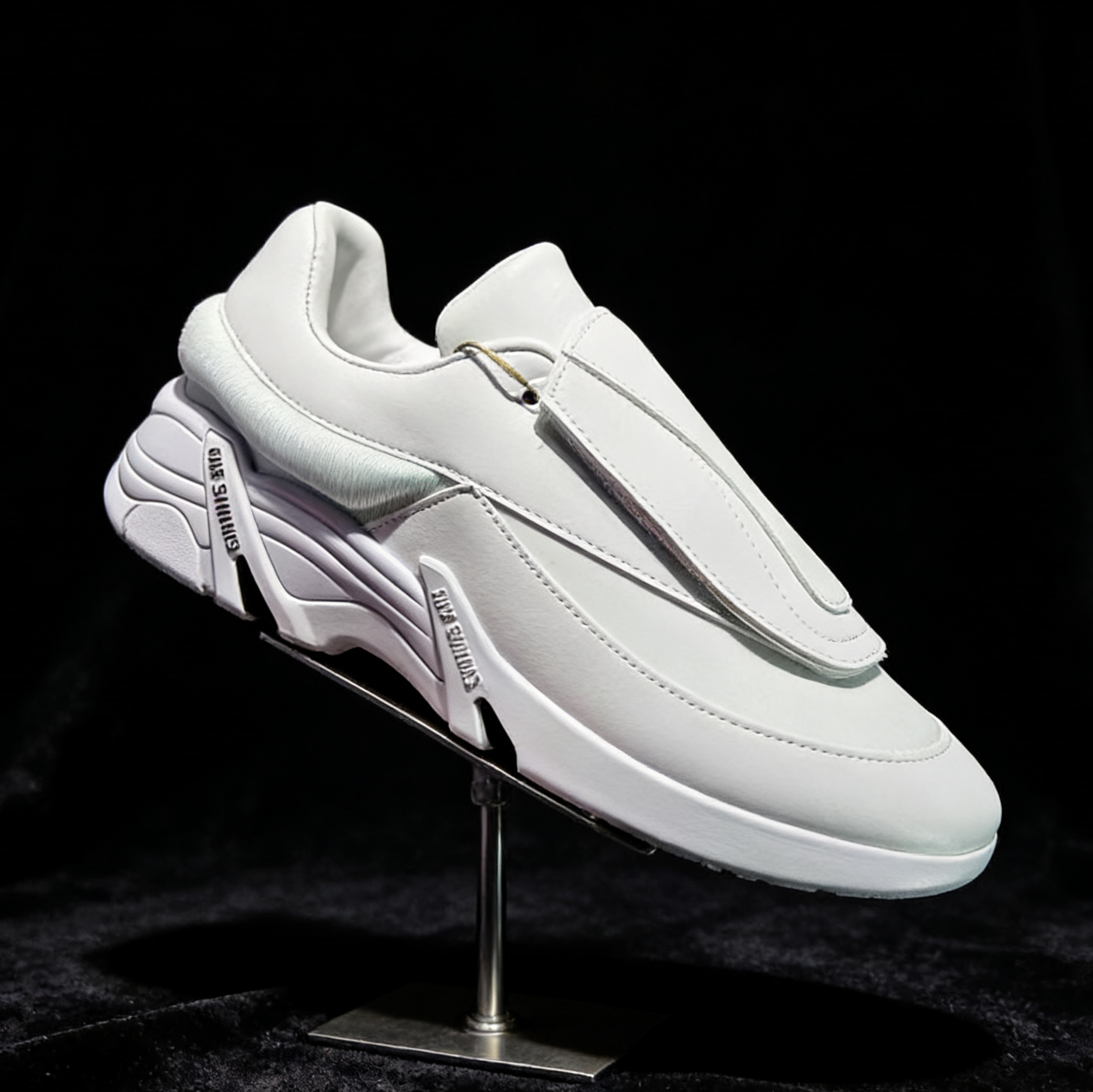 欧洲站潮鞋情侣款男鞋潮牌轻奢厚底先锋运动休闲鞋男女黑白色鞋子