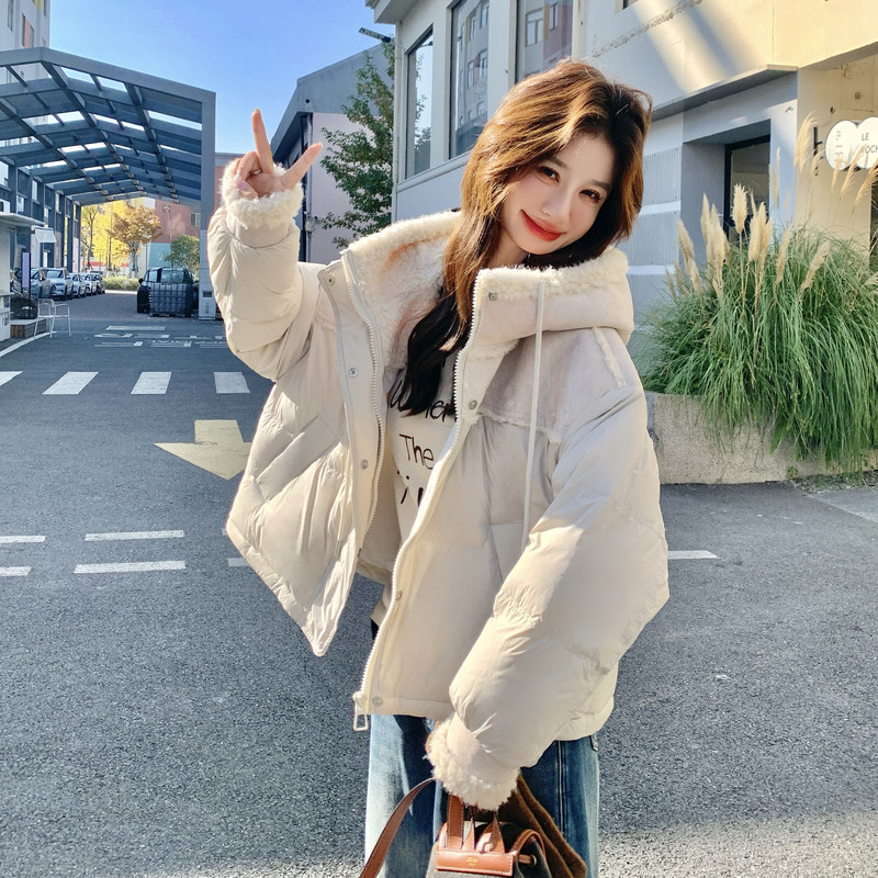 韩系羊羔毛拼接连帽羽绒服女2025冬新款短款米白色保暖面包服外套图片