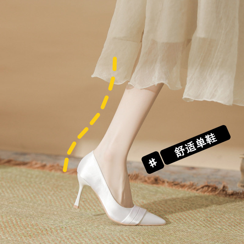 日常可穿绸缎面婚鞋白色香槟色高级感简约优雅主婚纱鞋高跟新娘鞋