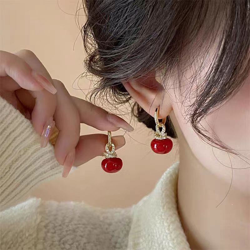 珍珠锆石耳环女精致红色复古高级感配饰耳扣小众气质百搭耳饰饰品