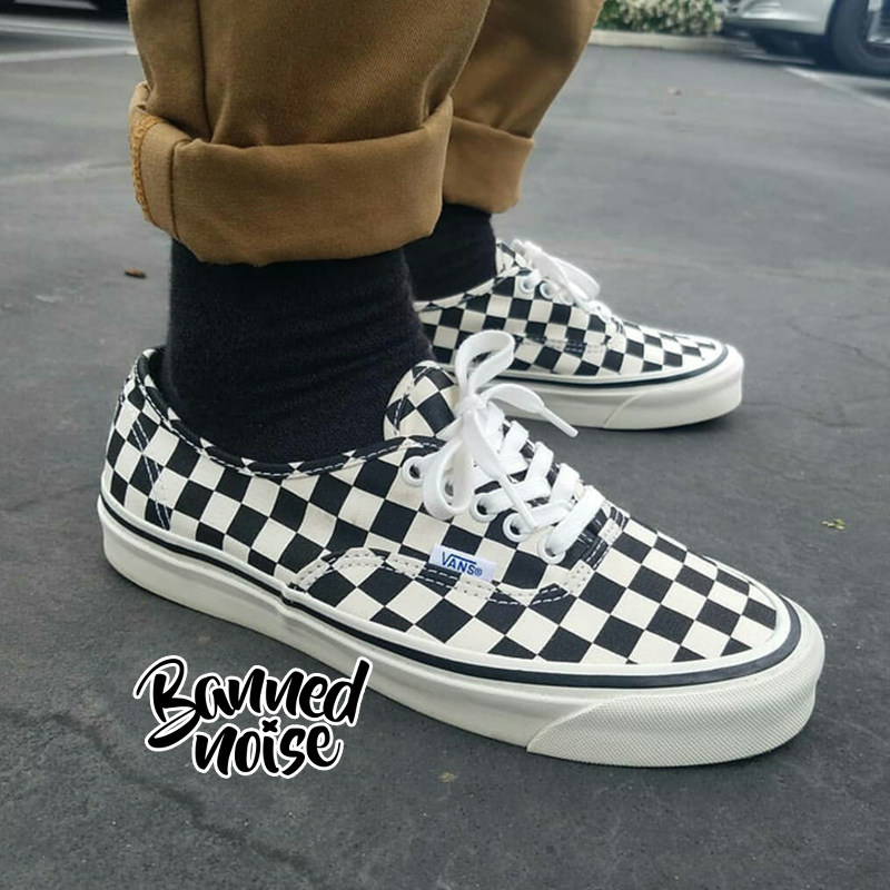 vans 安纳海姆 authentic 黑白棋盘格低帮帆布鞋板鞋 vn0a38enoak