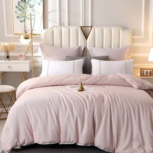 2024爆款LR烫钻欧式冬季款蕾丝花边被子纯手工定位绗缝