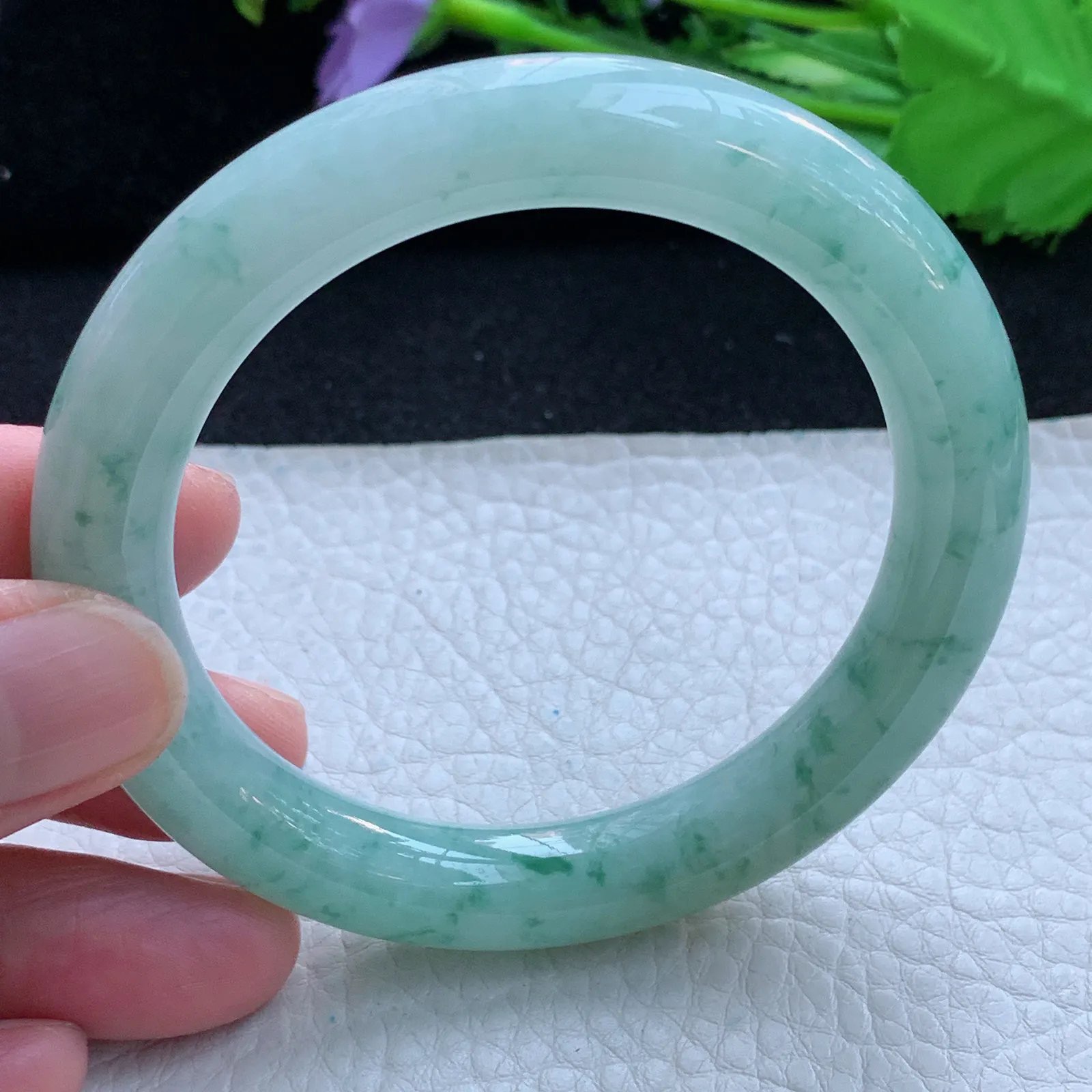 js自然光56*10.5美人镯 缅甸翡翠a货玉手镯冰飘花圆条玉手环福镯