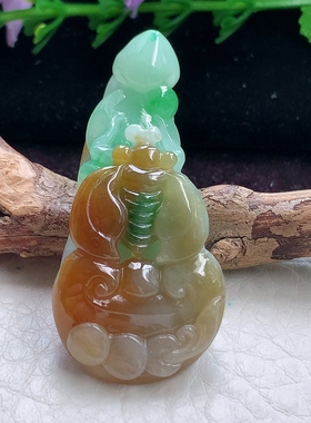 lz实拍46.6*22*10.5缅甸翡翠A货三彩一鸣惊人 蝉玉吊坠 玉挂件