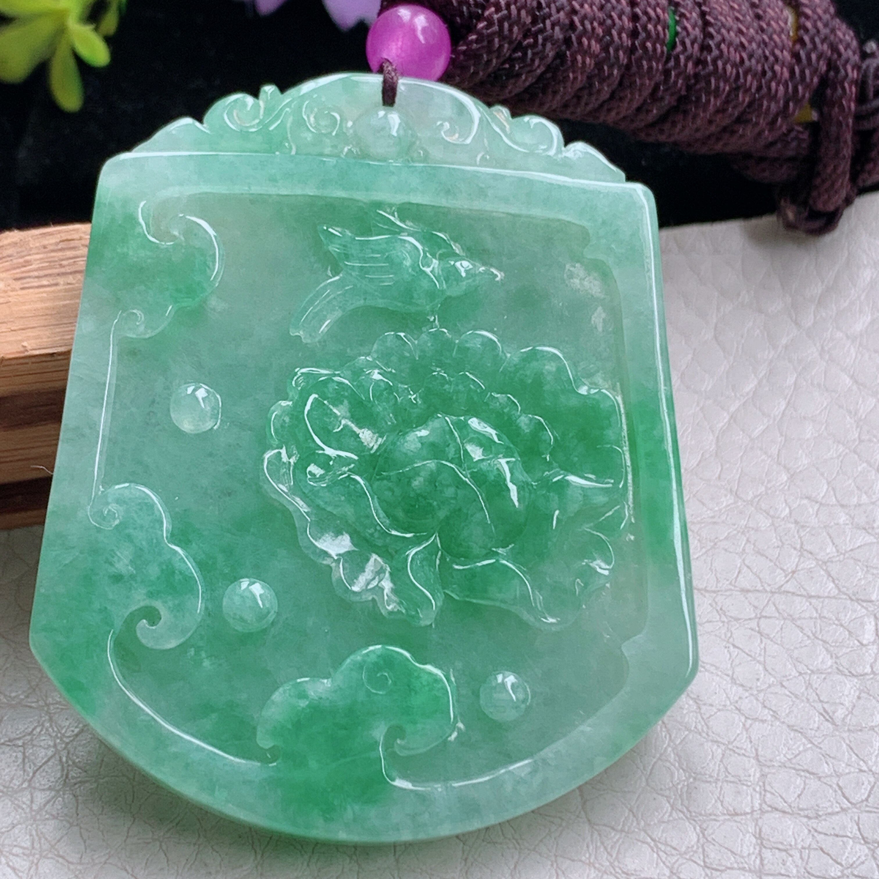 zz3实拍55*45.6*6天然缅甸翡翠双面精雕花开富贵吊坠浅绿毛衣坠