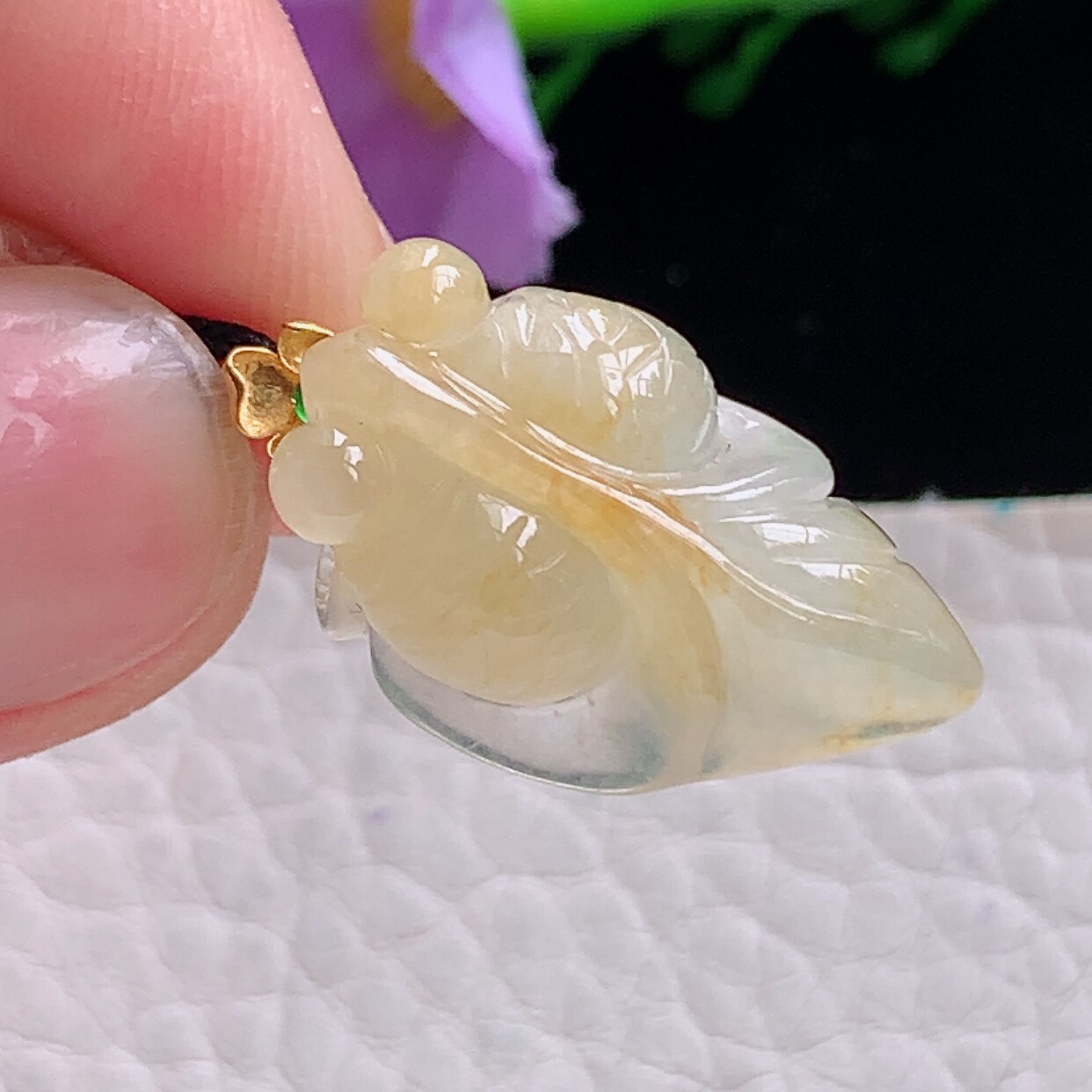 x54自然光23.5*14.5*9.8天然缅甸翡翠冰黄鱼儿 金玉满堂玉吊坠